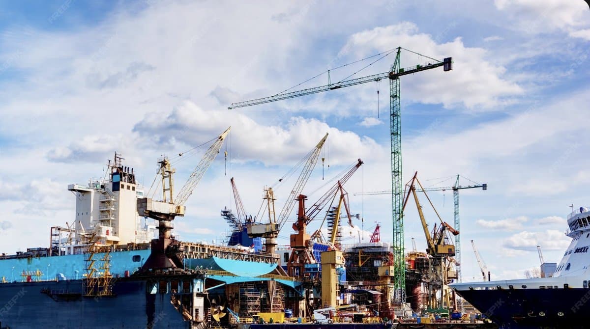 Forklift operations in shipyards